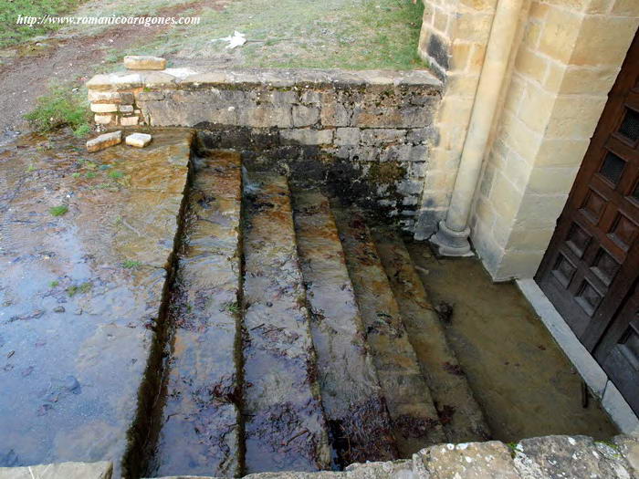 AGUA BAJANDO POR ESCALERAS DE PONIENTE